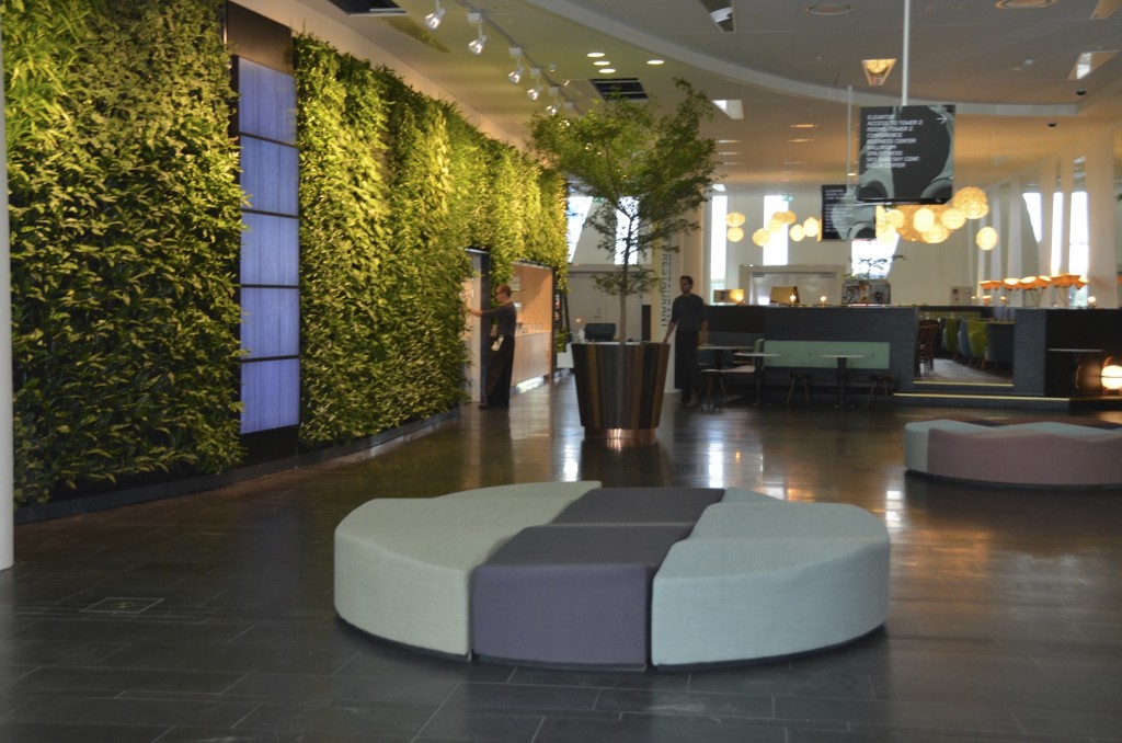 Lobby del Bella Sky. Copyright Hernando Reyes