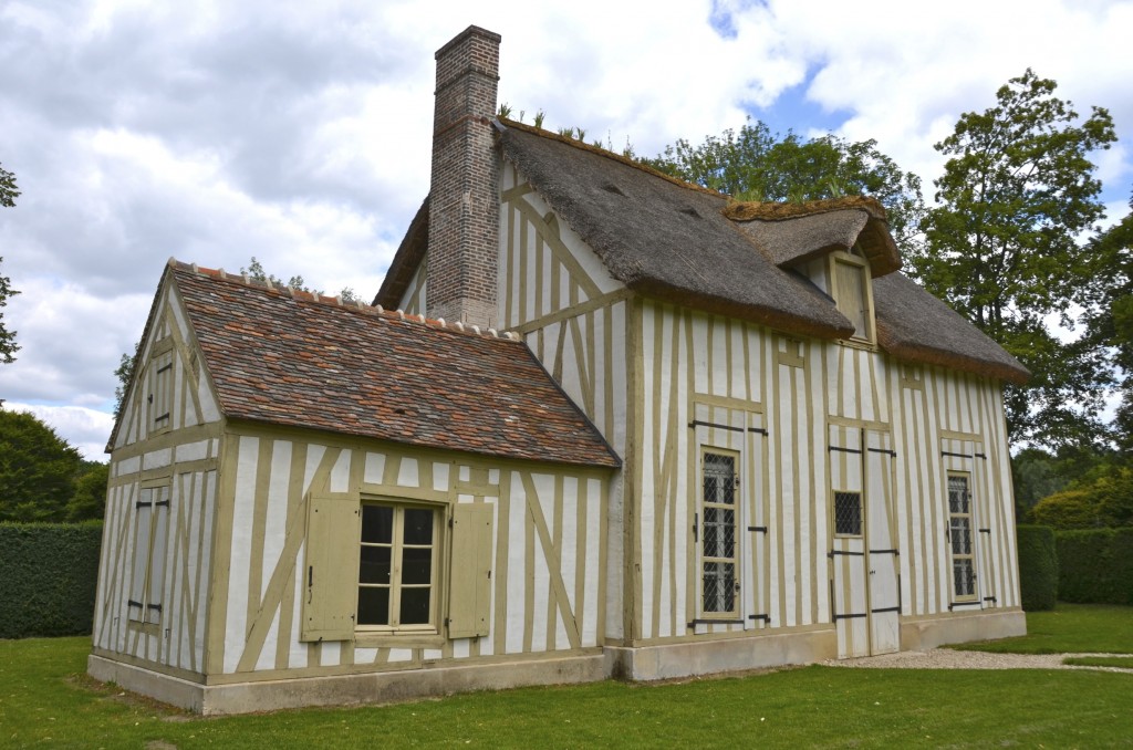 Casita Rural de La Aldea, en las cercanías del bosque del Castillo de Chantilly, Francia. Copyright Hernando Reyes.