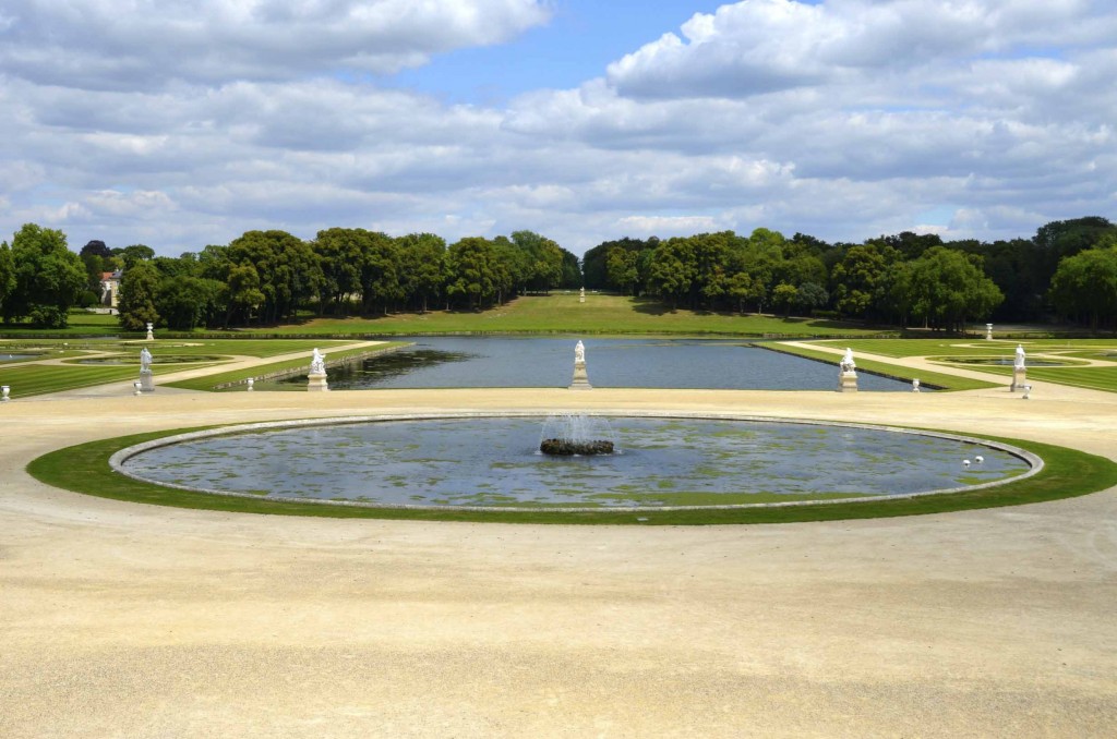 Jardines y fuentes del Castillo de Chantilly, Francia. Copyright Hernando Reyes.