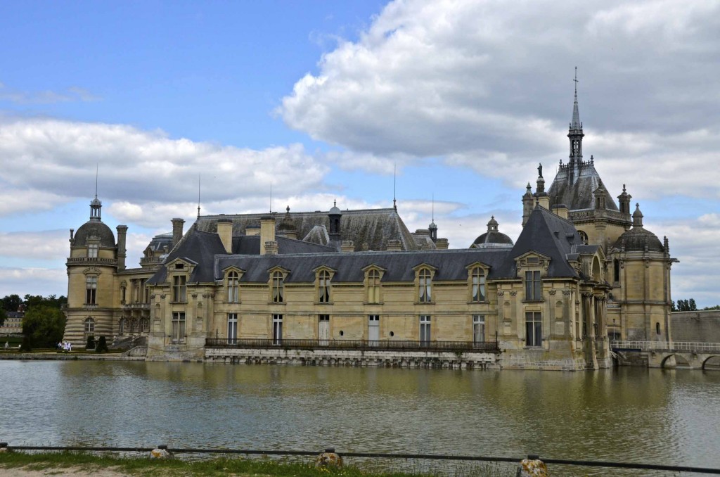 Panorámica del Castillo de Chantilly, Francia. Copyright Hernando Reyes.