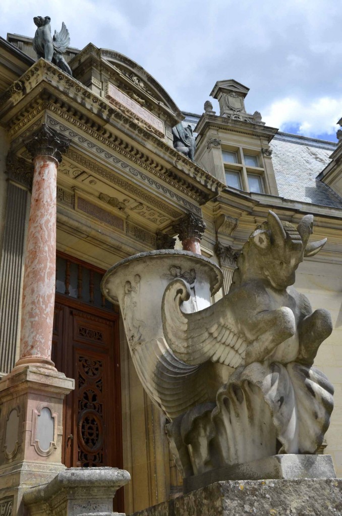 Entrada al Castillo de Chantilly, Francia. Copyright Hernando Reyes