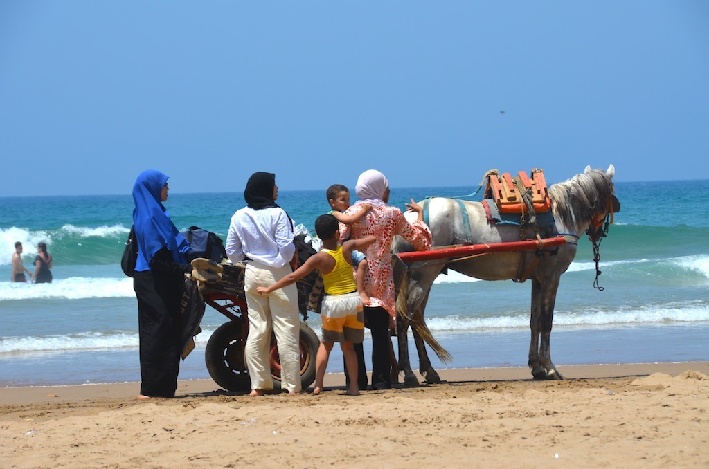 Carreta. Playa de Las Cuevas, Marruecos. Copyright Hernando Reyes.