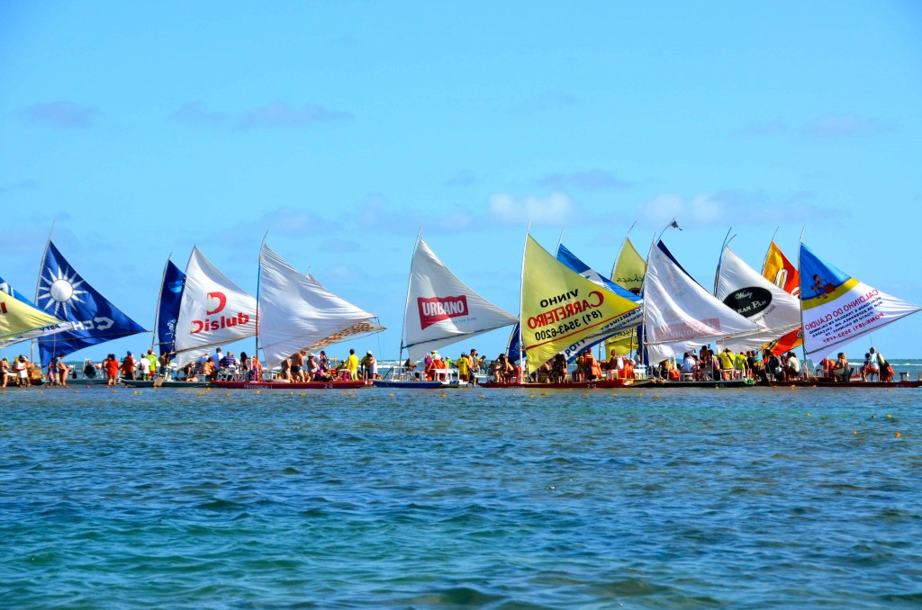 Jangadas en las piscinas naturales de Porto Galhinhas. Copyright Hernando Reyes.