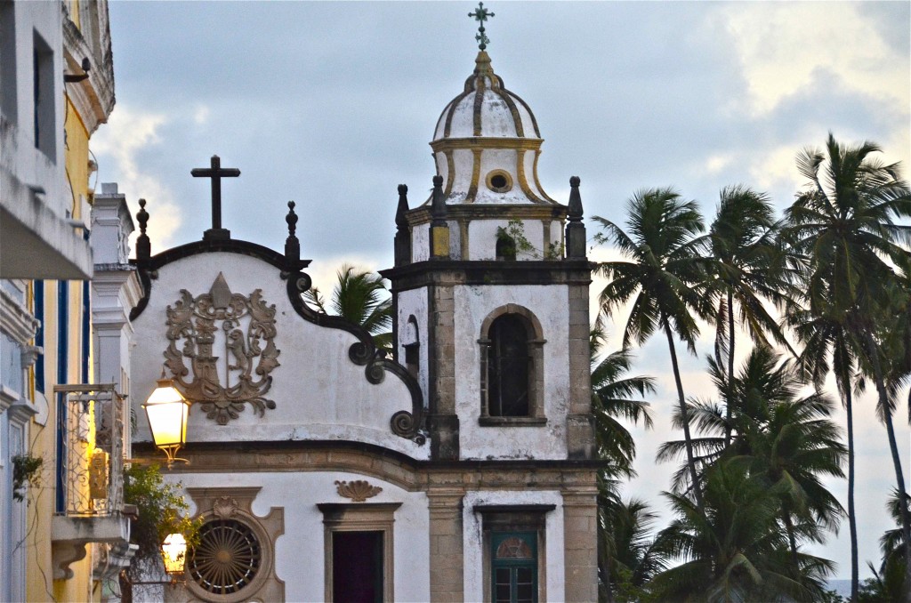 Plaza al atardecer. Copyright Hernando Reyes.