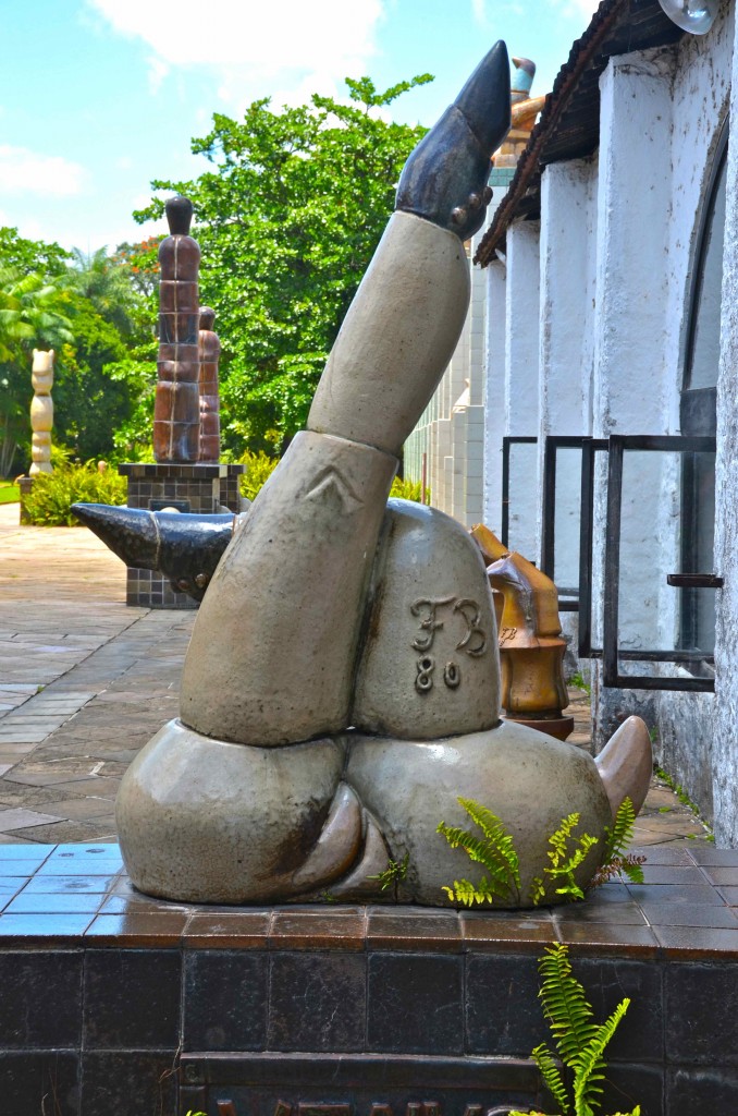 Escultura en Oficina Brennand, Recife, Brasil. Copyright Hernando Reyes.