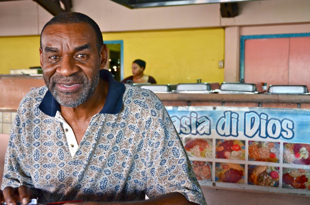 Puesto Grasia di Dios en el Old Market de Willemstad. Curazao. Copyright Hernando Reyes