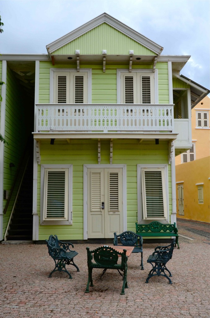 Casa de madera en Kuala Hulanda. Curazao. Copyright Hernando Reyes