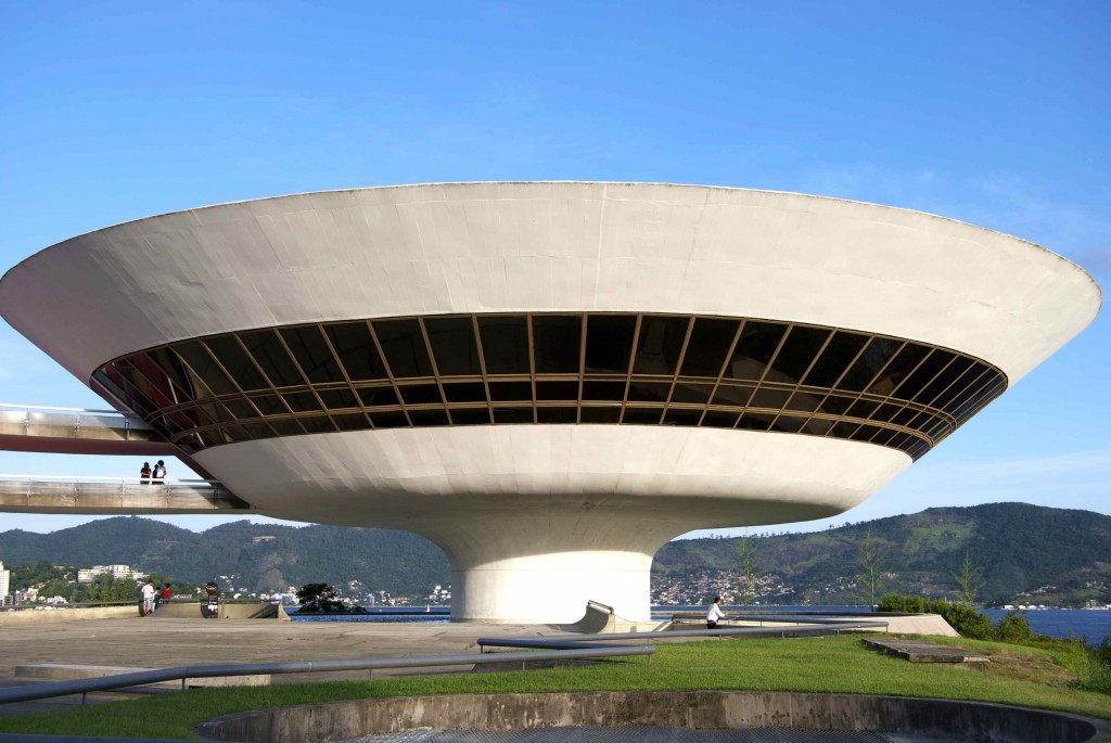 Museo de Arte Contemporáneo de Niteroi. Copyright Hernando Reyes Isaza