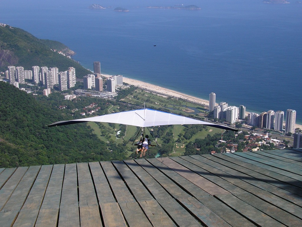 Haciendo Ala Delta desde Floresta da Tijuca. Copyright Hernando Reyes Isaza