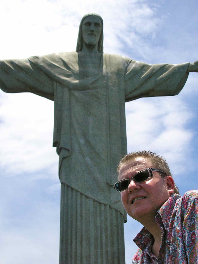 En el Corcovado a los pies del Redentor. Copyright Hernando Reyes Isaza