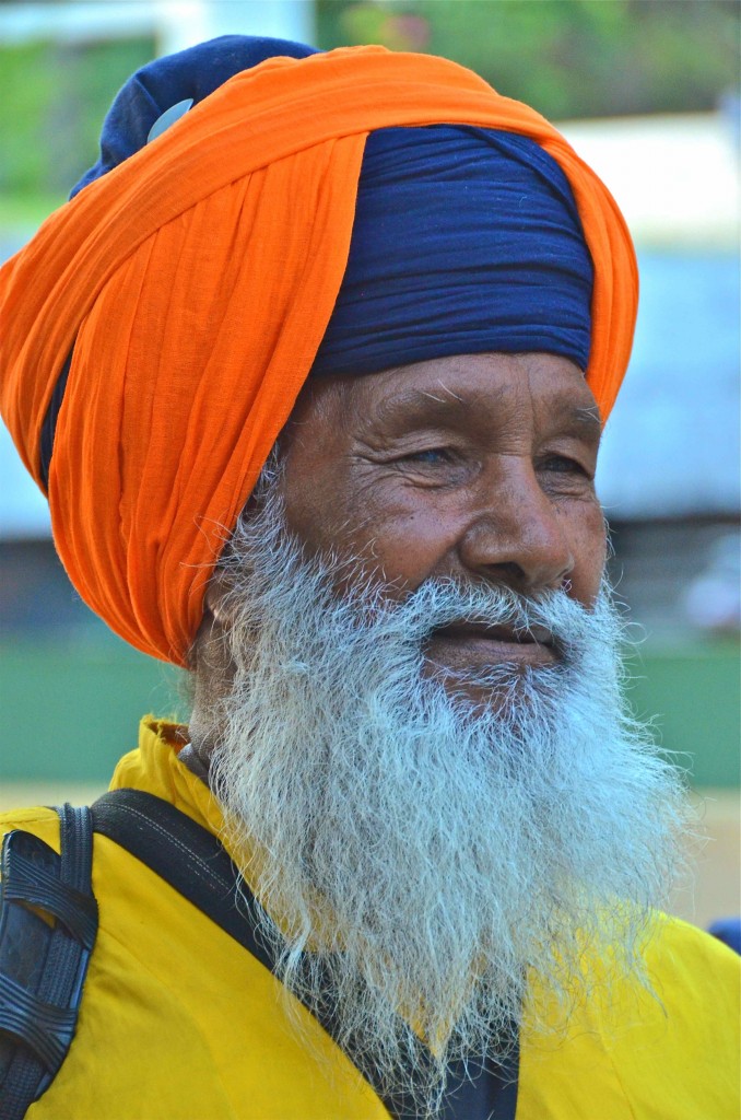 Sikh en el templo de Gurudwara Bangla Sahib. Delhi, India. Copyright Hernando Reyes
