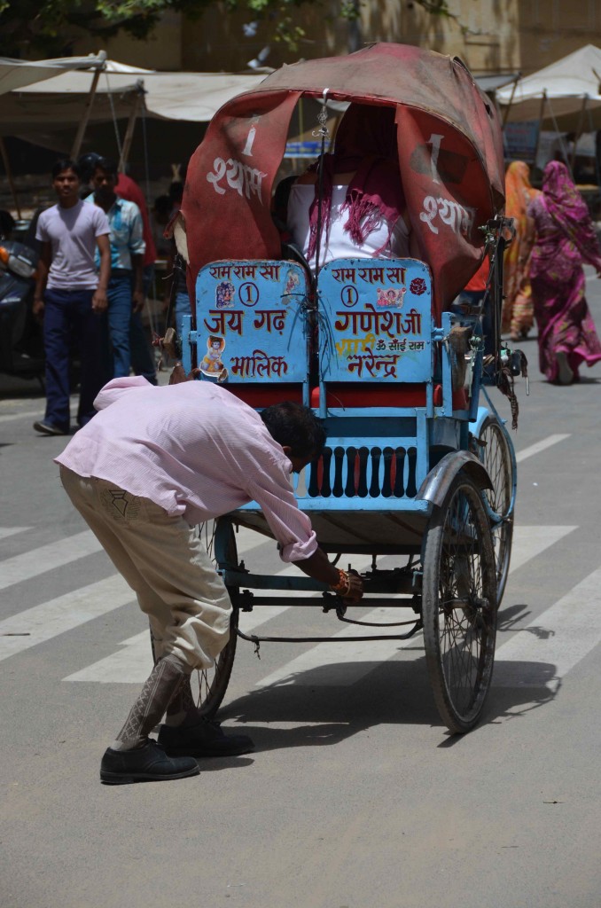 Rickshaw en las calles de Jaipur. Copyright Hernando reyes