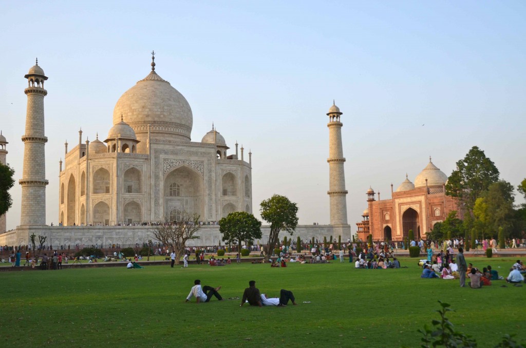Jardines del recinto del Taj Mahal. Agra, India. Copyright Hernando Reyes